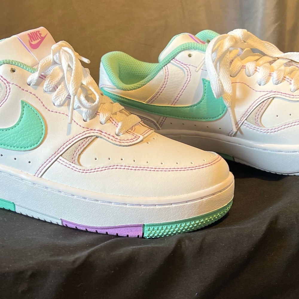 Women’s Nike Gamma Force White Emerald Rise- size7.5 - Picture 7 of 12